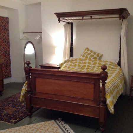 8A Spring Gardens Hotel Haverfordwest Buitenkant foto