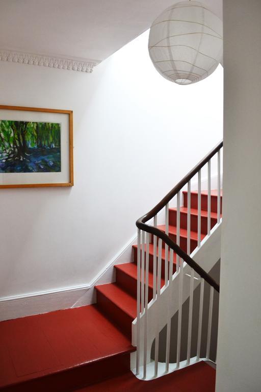 8A Spring Gardens Hotel Haverfordwest Buitenkant foto